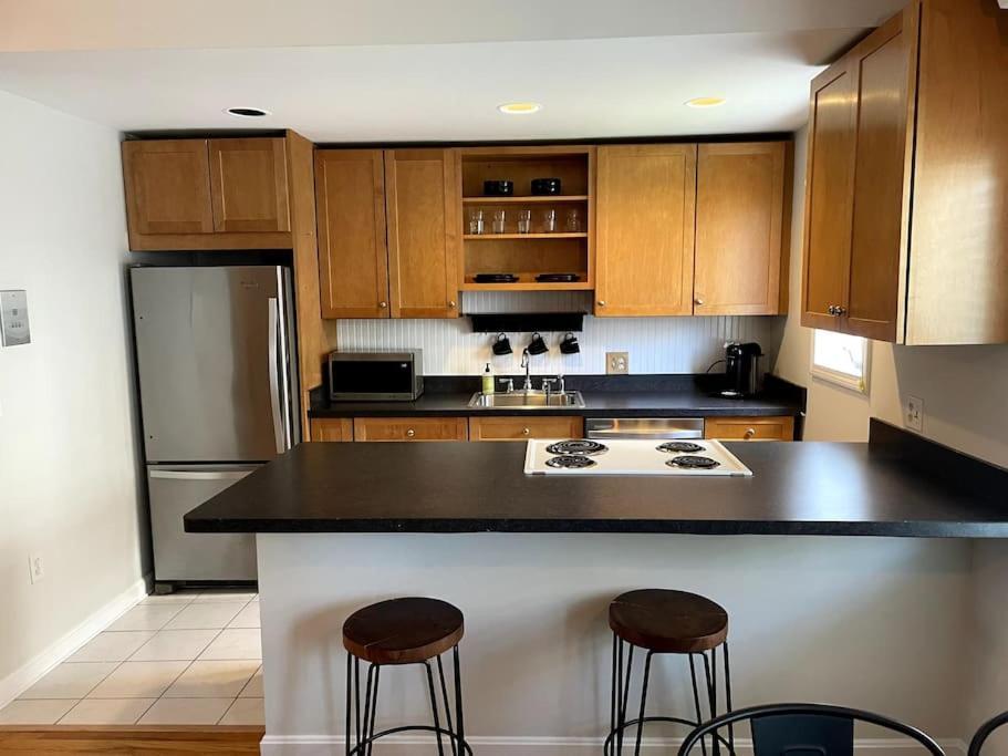 Lovely Two Bedroom Condo In South Boston Exterior foto