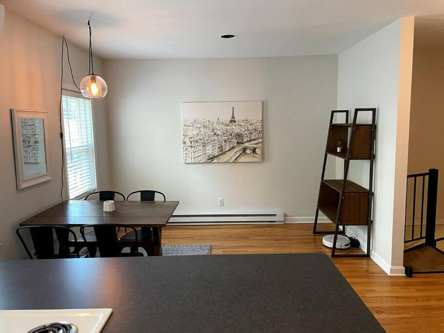 Lovely Two Bedroom Condo In South Boston Exterior foto